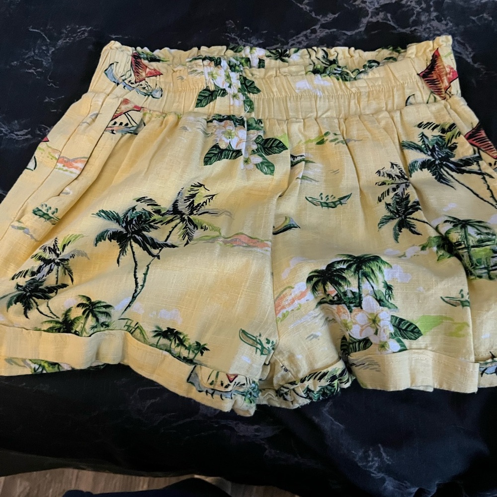 Tropical Print Yellow Women's Shorts